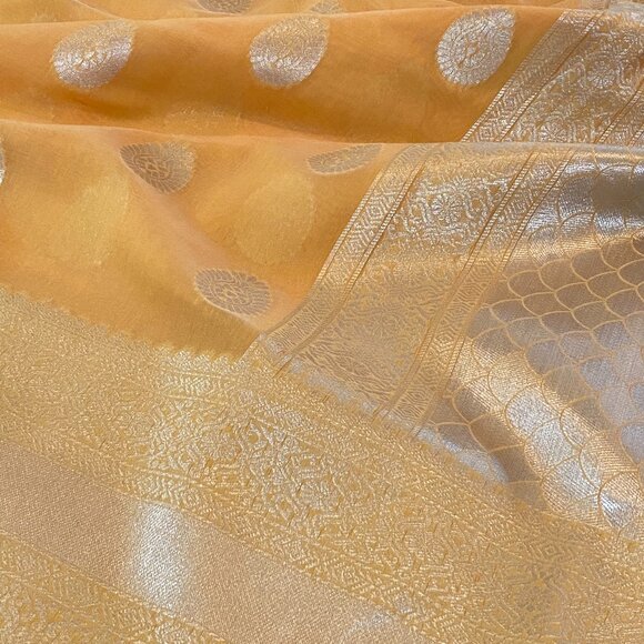 Soft Banarasi Saree in Pastel yellow with Rich Zari Border & Pallu Boutique - Picture 10 of 15